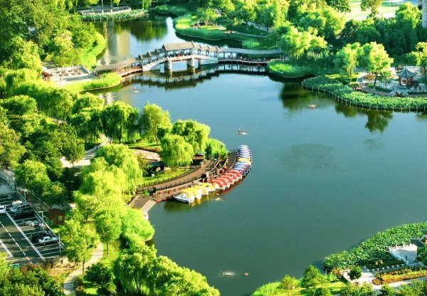 易投投 副中心30个公园变身“清凉秘境”！游船、浅滩、亲水乐园全都有