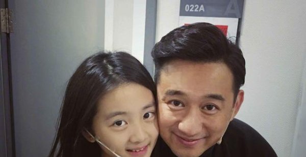 金谷子 黄磊女儿演话剧只是开始，黄多多新片已杀青，众星捧月将直达云霄